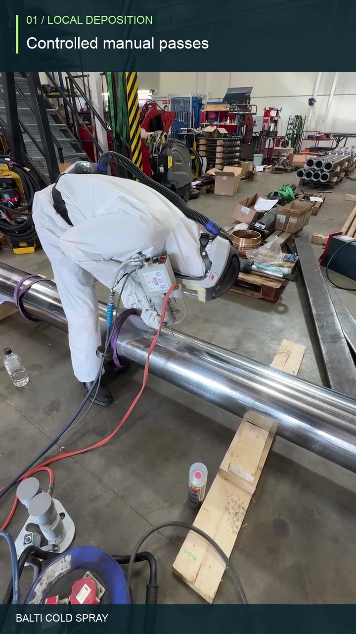 CSM360 operator working on a hydraulic cylinder rod